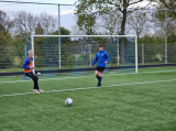 Training S.K.N.W.K. JO19-1 van donderdag 25 april 2024 (86/120)